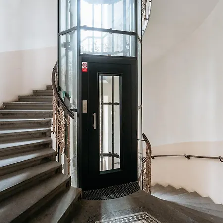 Days - 1min Old Town Square - 1bdr - Parizska Street Praag